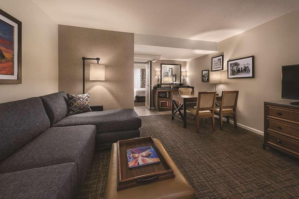 Embassy Suites By Hilton Scottsdale Resort Oda fotoğraf